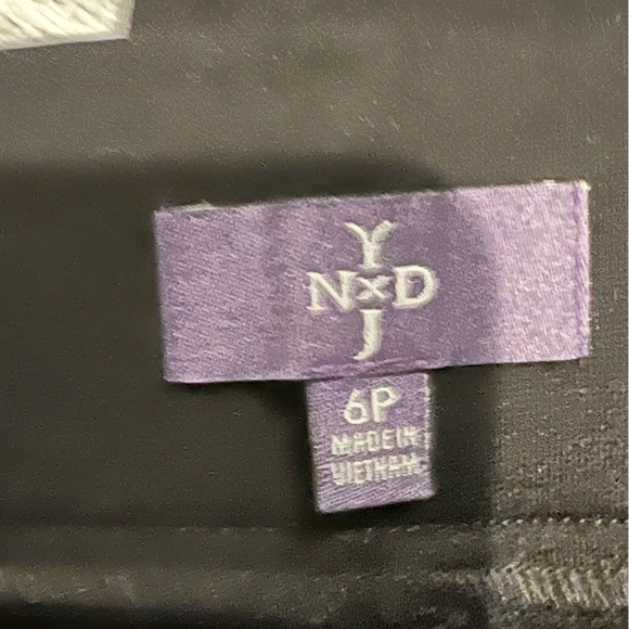 NYDJ size 6p sculpt her pull on leggings. New. Never worn. Tummy panel. Black - Picture 4 of 7